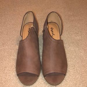 Open toe wedges/booties